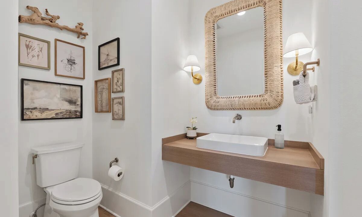 Photo of Bathroom in Navarre Beach