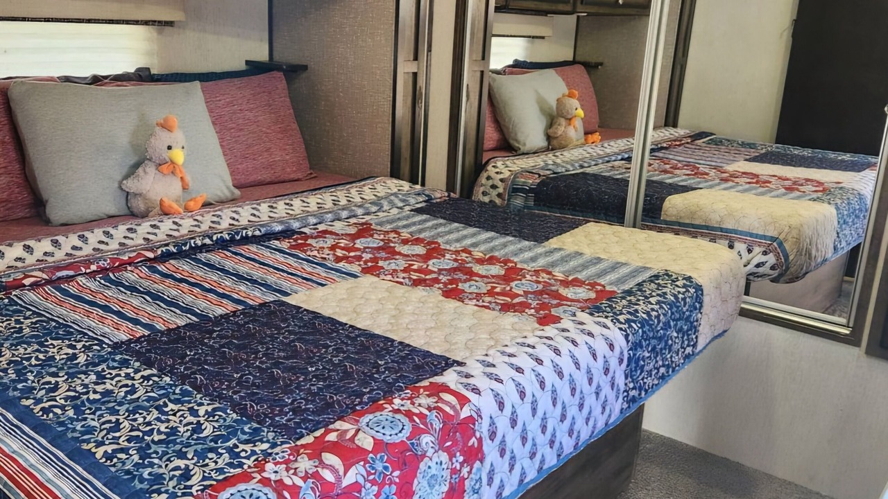 Photo of Bedroom in Roscoe