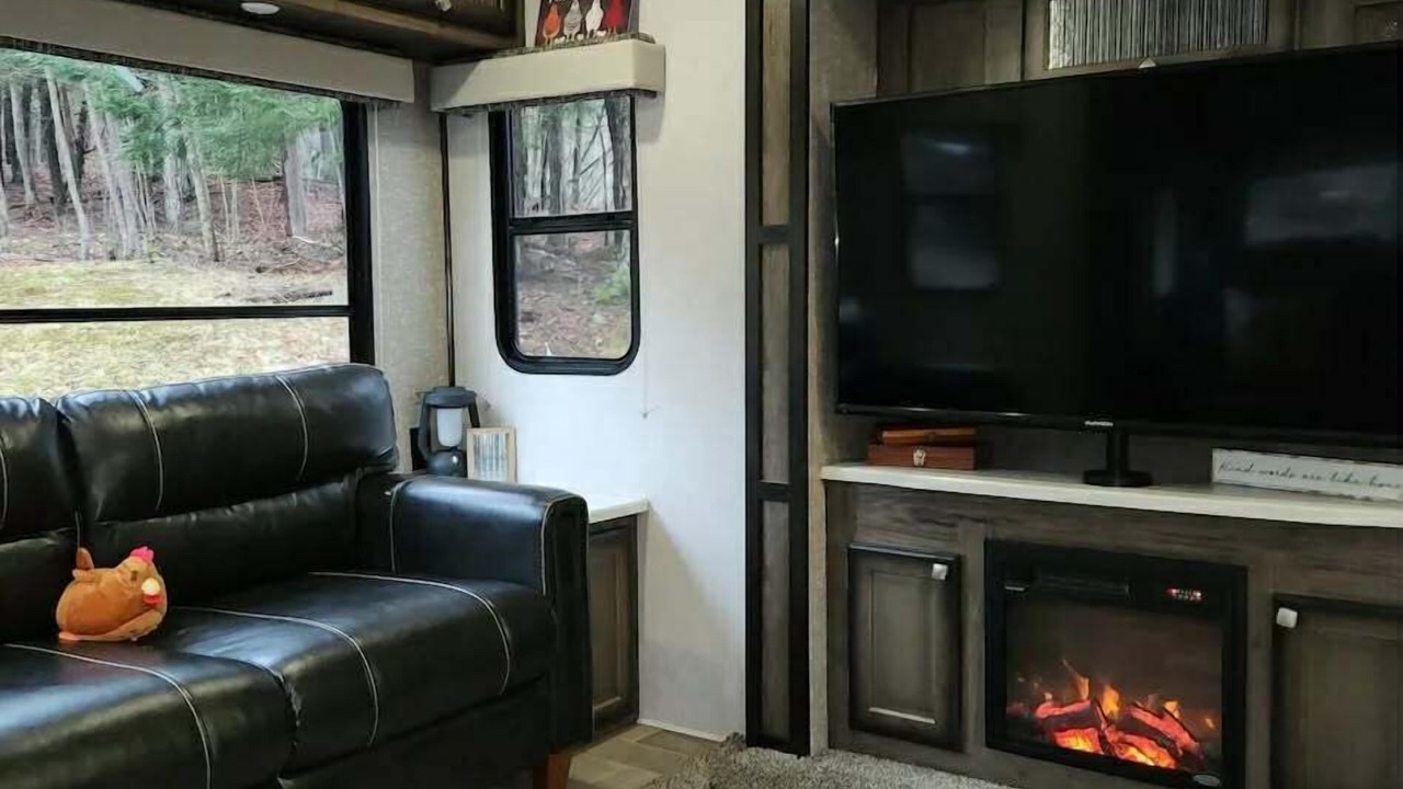 Photo of Livingroom in Roscoe