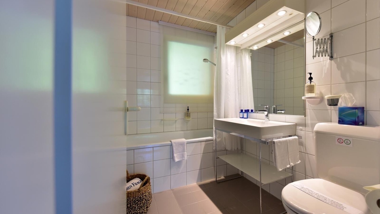 Photo of Bathroom in Boenigen