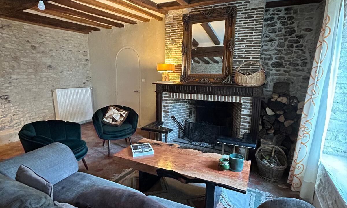 Photo of Livingroom in Montfey