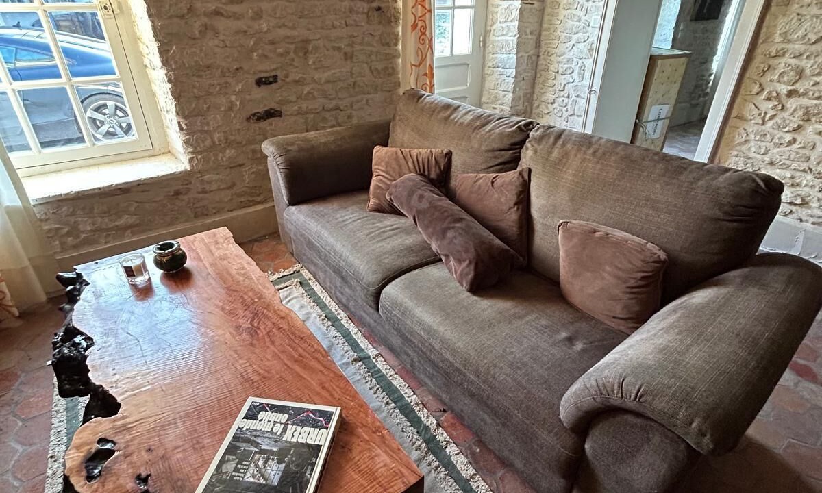 Photo of Livingroom in Montfey