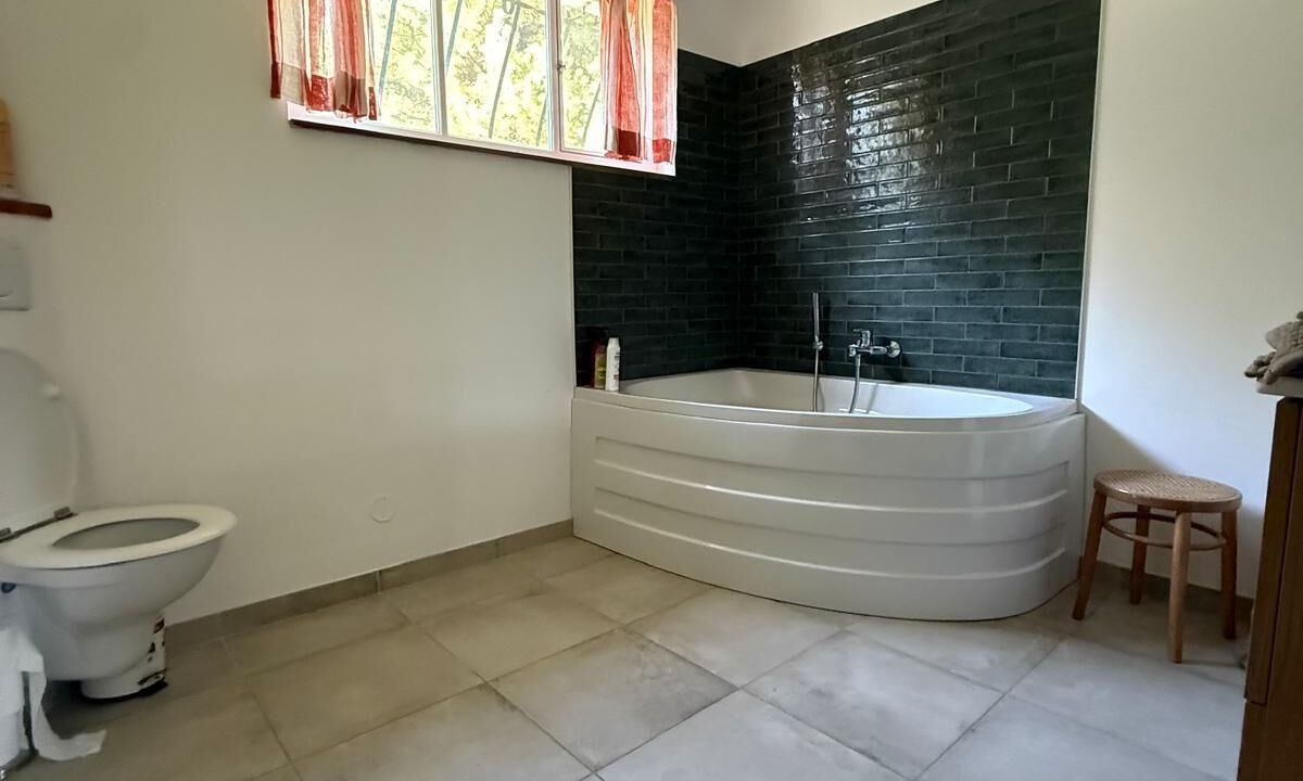 Photo of Bathroom in Montfey