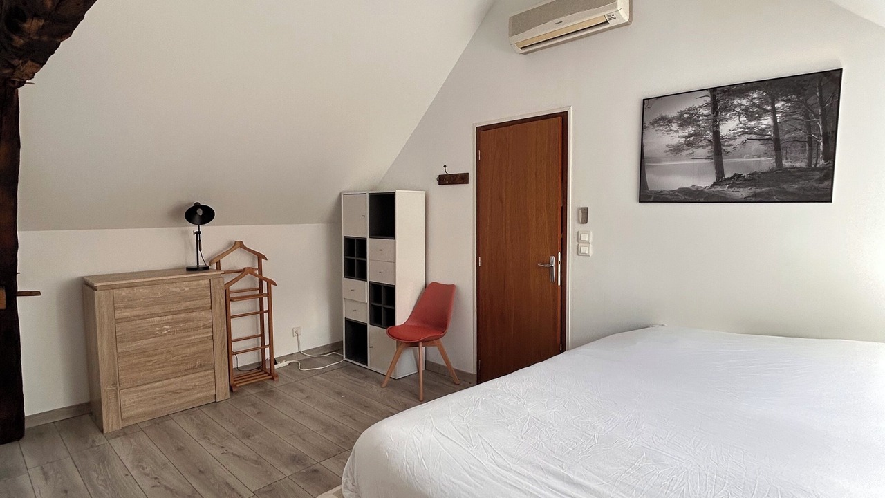 Photo of Bedroom in Montfey
