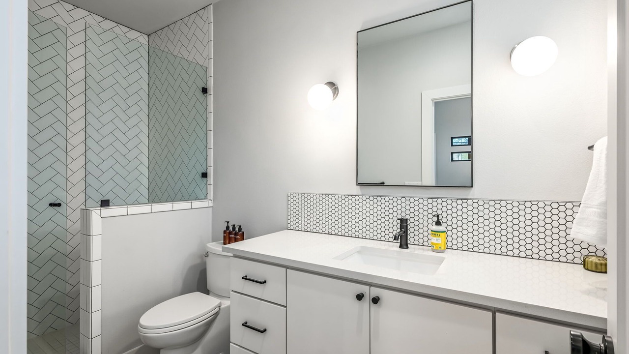 Photo of Bathroom in Govalle
