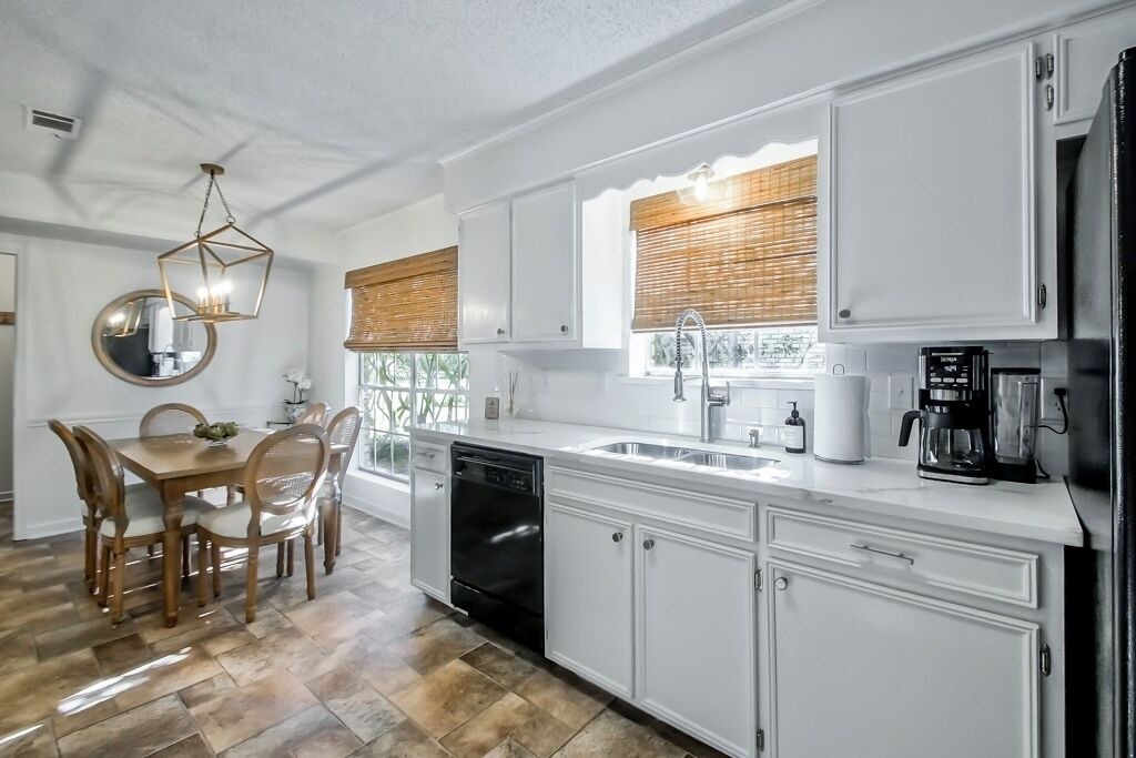 Photo of Kitchen in Highlands - Perkins