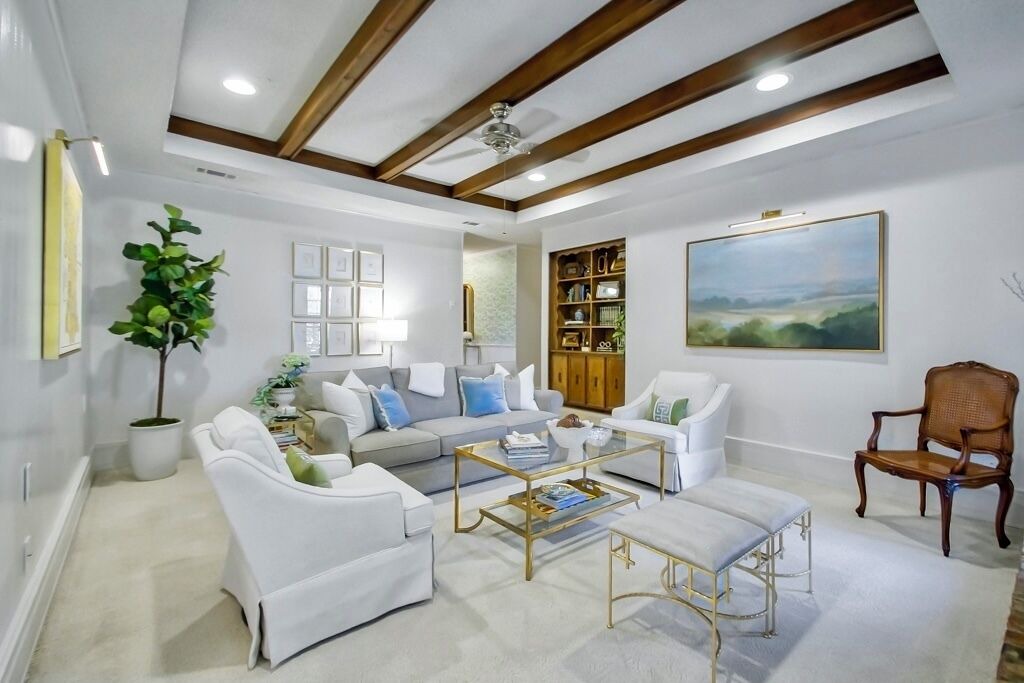 Photo of Livingroom in Highlands - Perkins