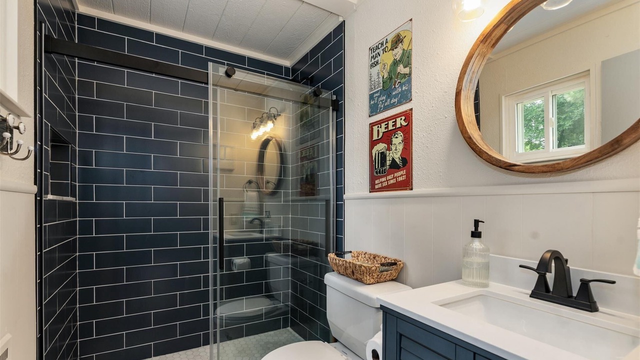 Photo of Bathroom in Gun Barrel City