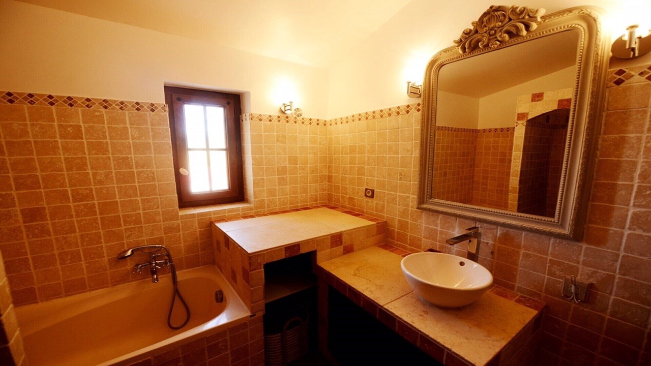 Photo of Bathroom in Oraison