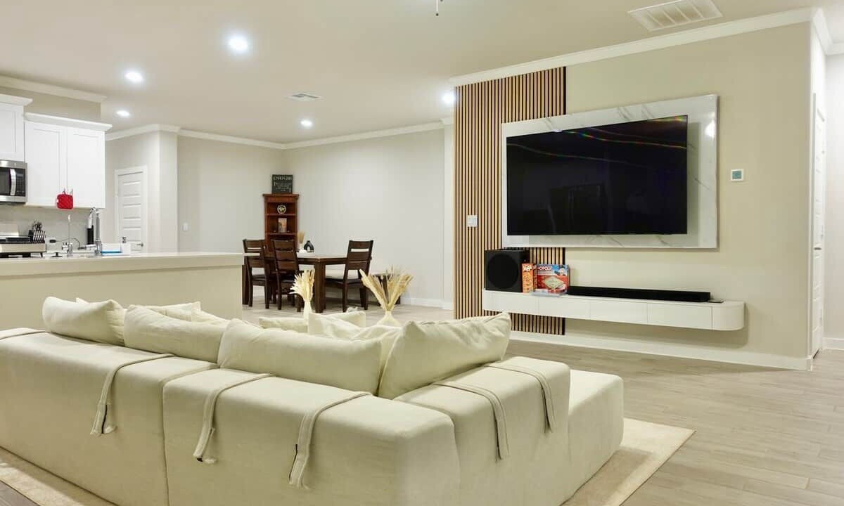 Photo of Livingroom in Midland