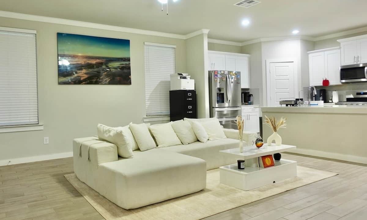 Photo of Livingroom in Midland