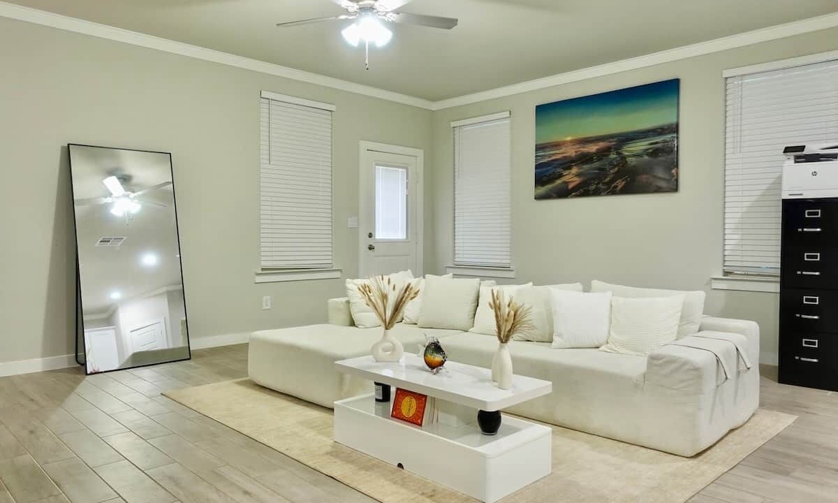 Photo of Livingroom in Midland