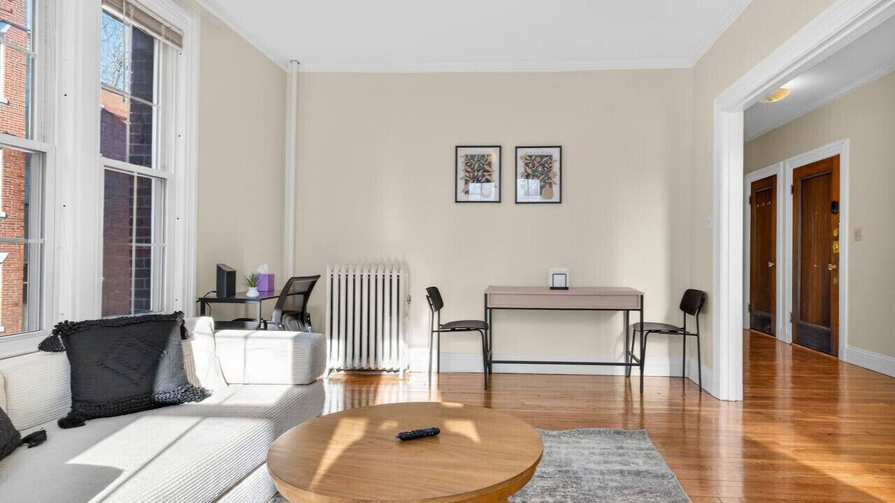 Photo of Livingroom in Allston