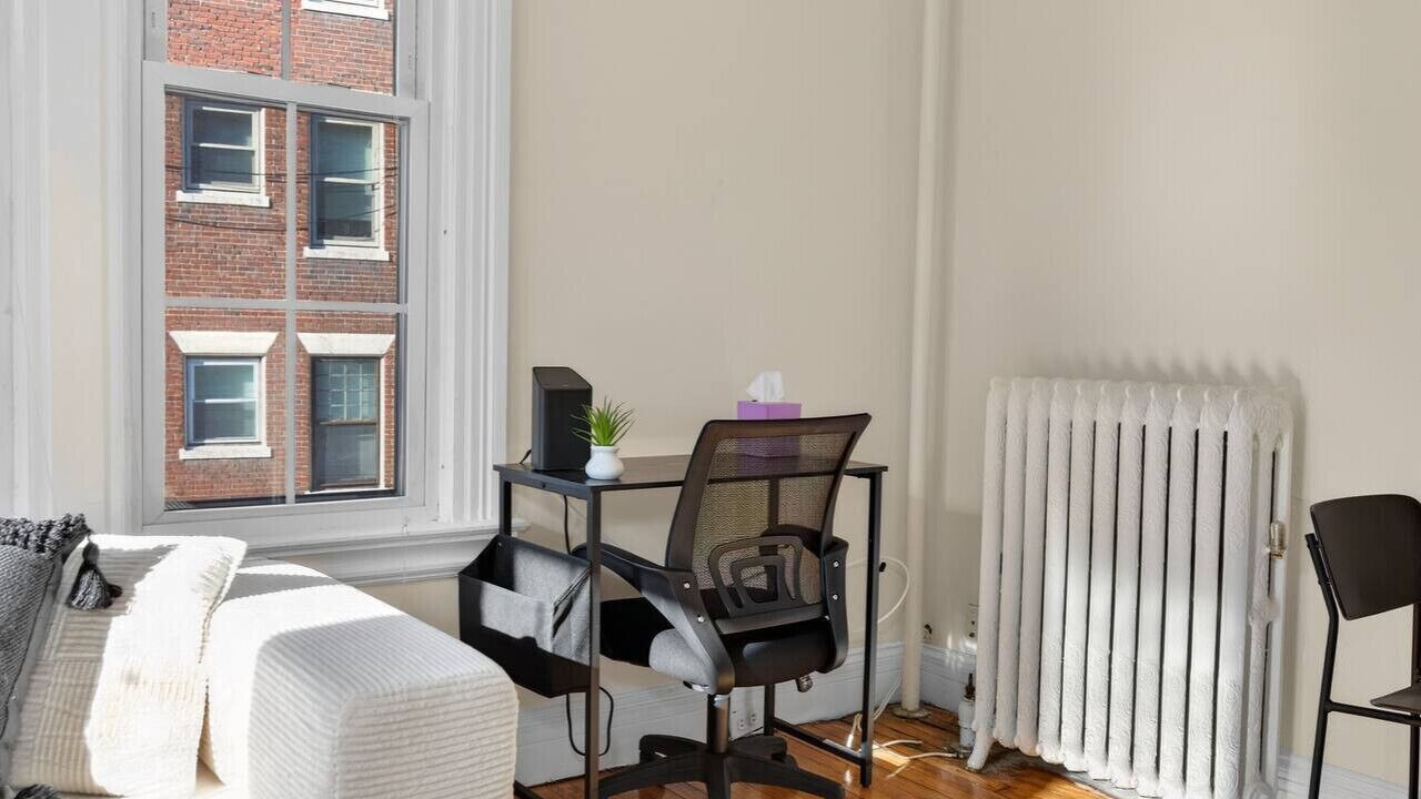Photo of Livingroom in Allston