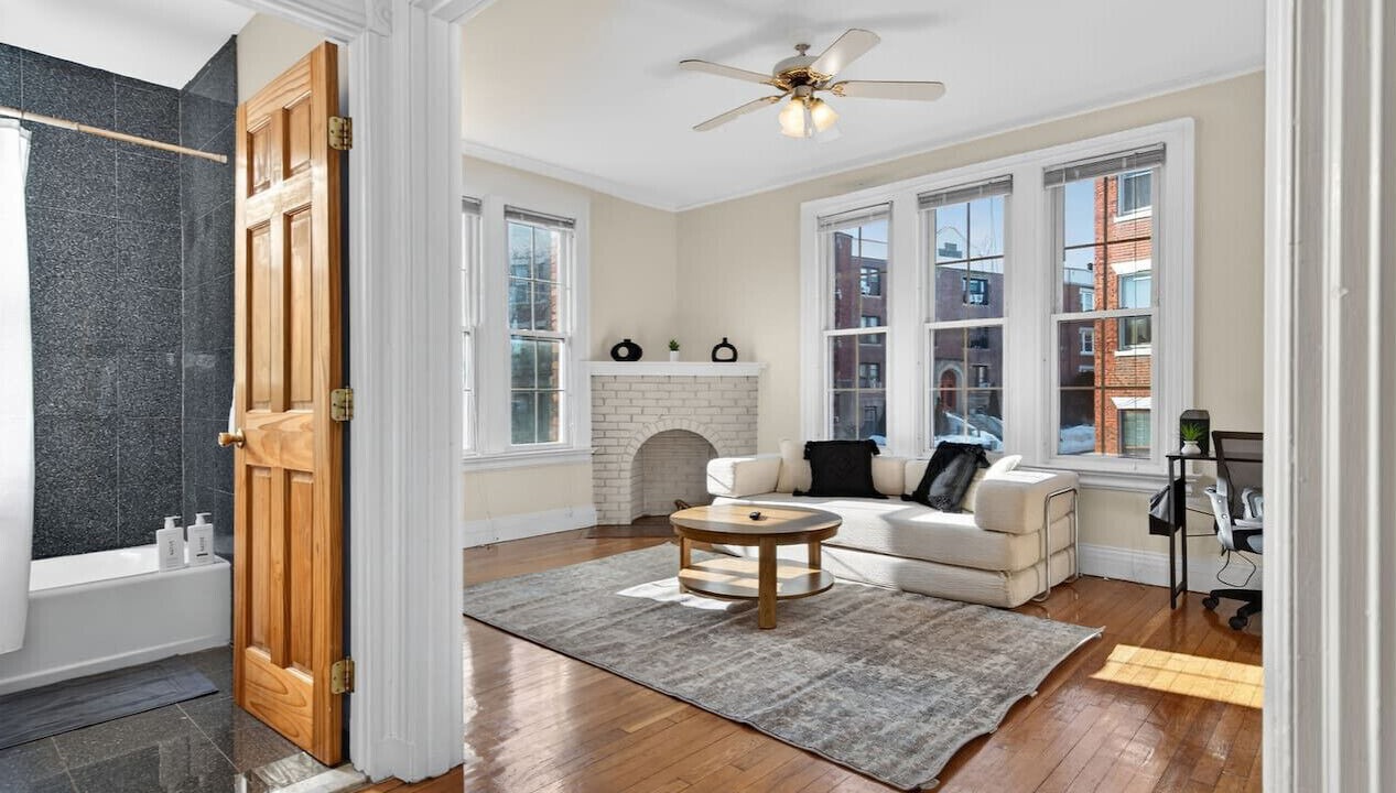 Photo of Livingroom in Allston