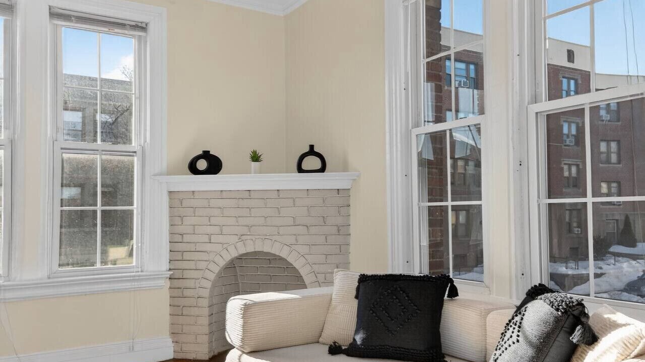 Photo of Livingroom in Allston