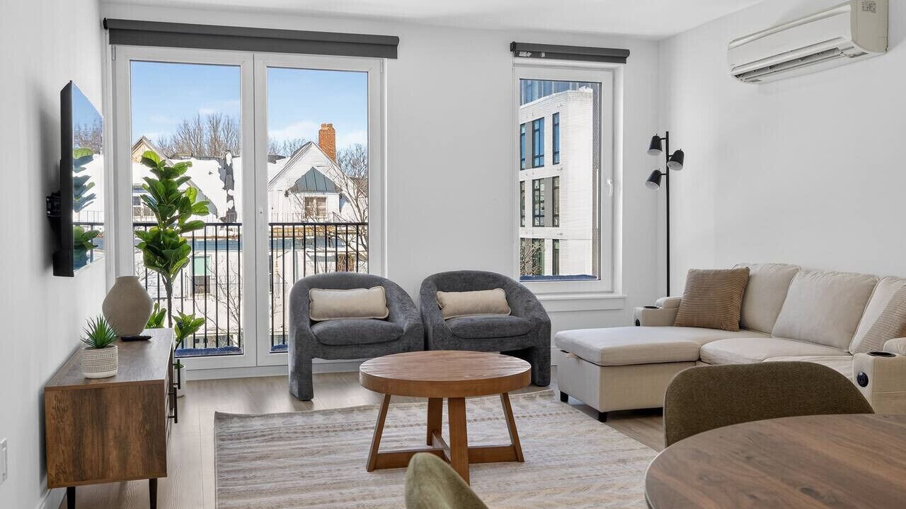 Photo of Livingroom in Allston