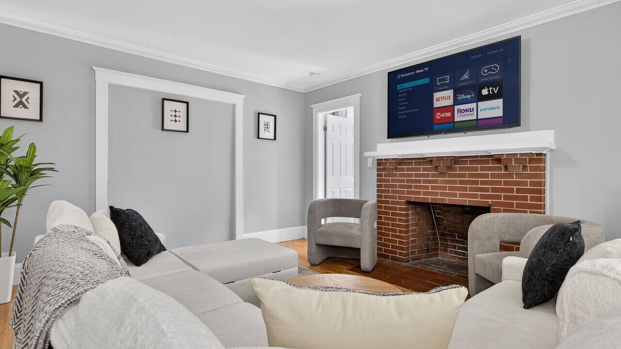 Photo of Livingroom in St. Elizabeth's