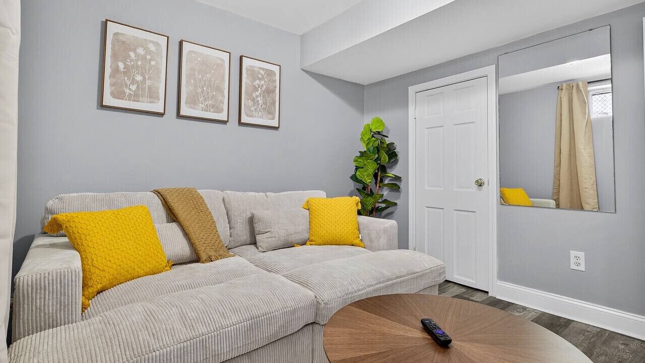 Photo of Livingroom in St. Elizabeth's