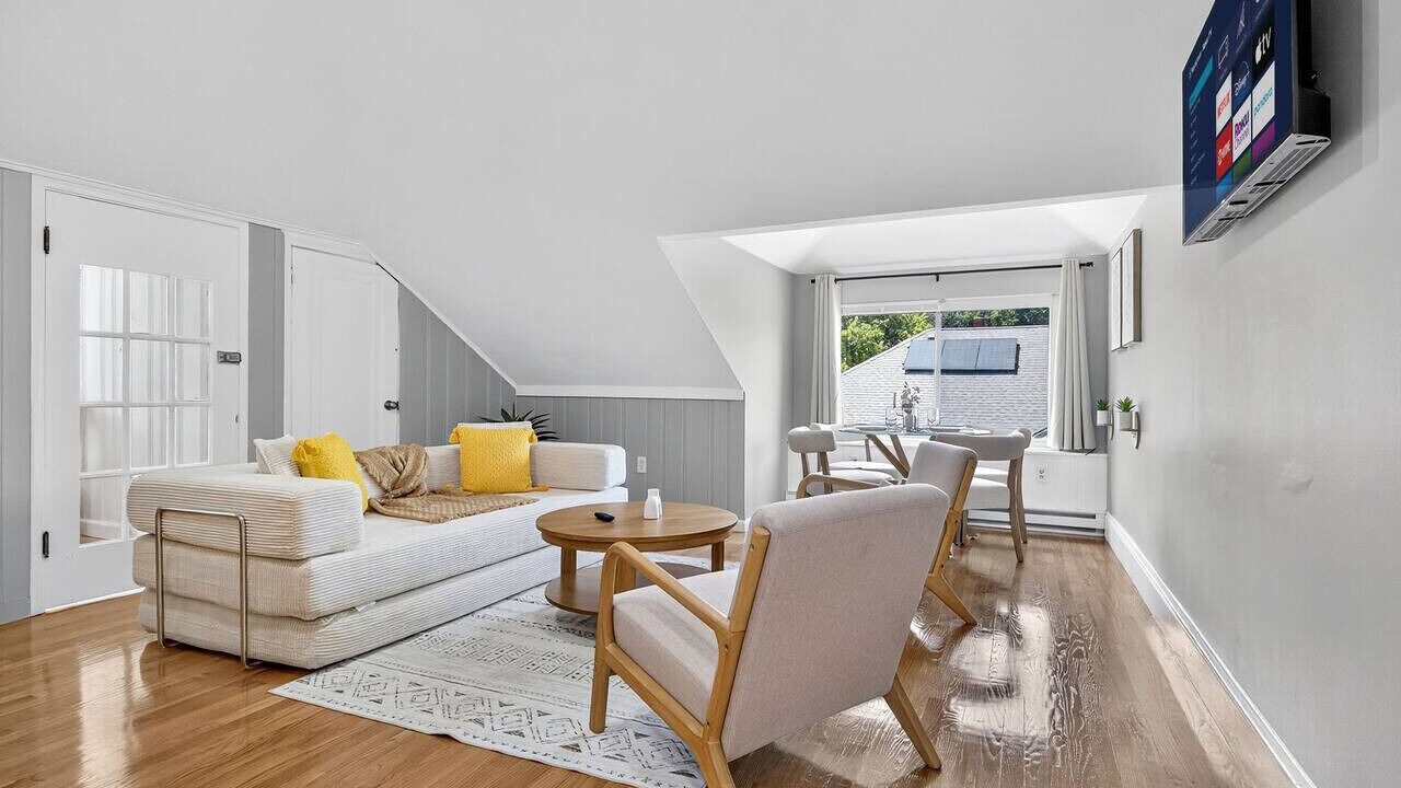 Photo of Livingroom in St. Elizabeth's