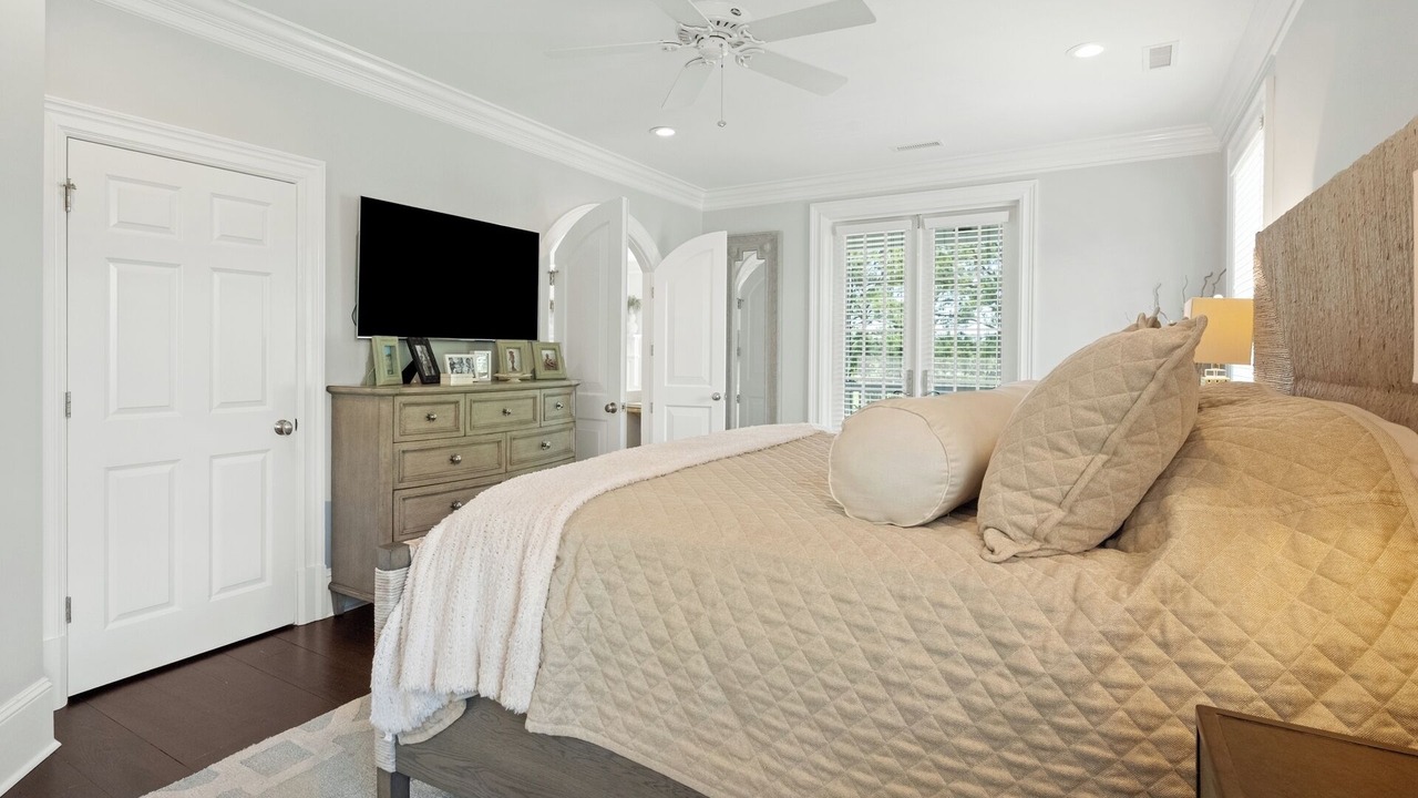 Photo of Bedroom in Debordieu Colony