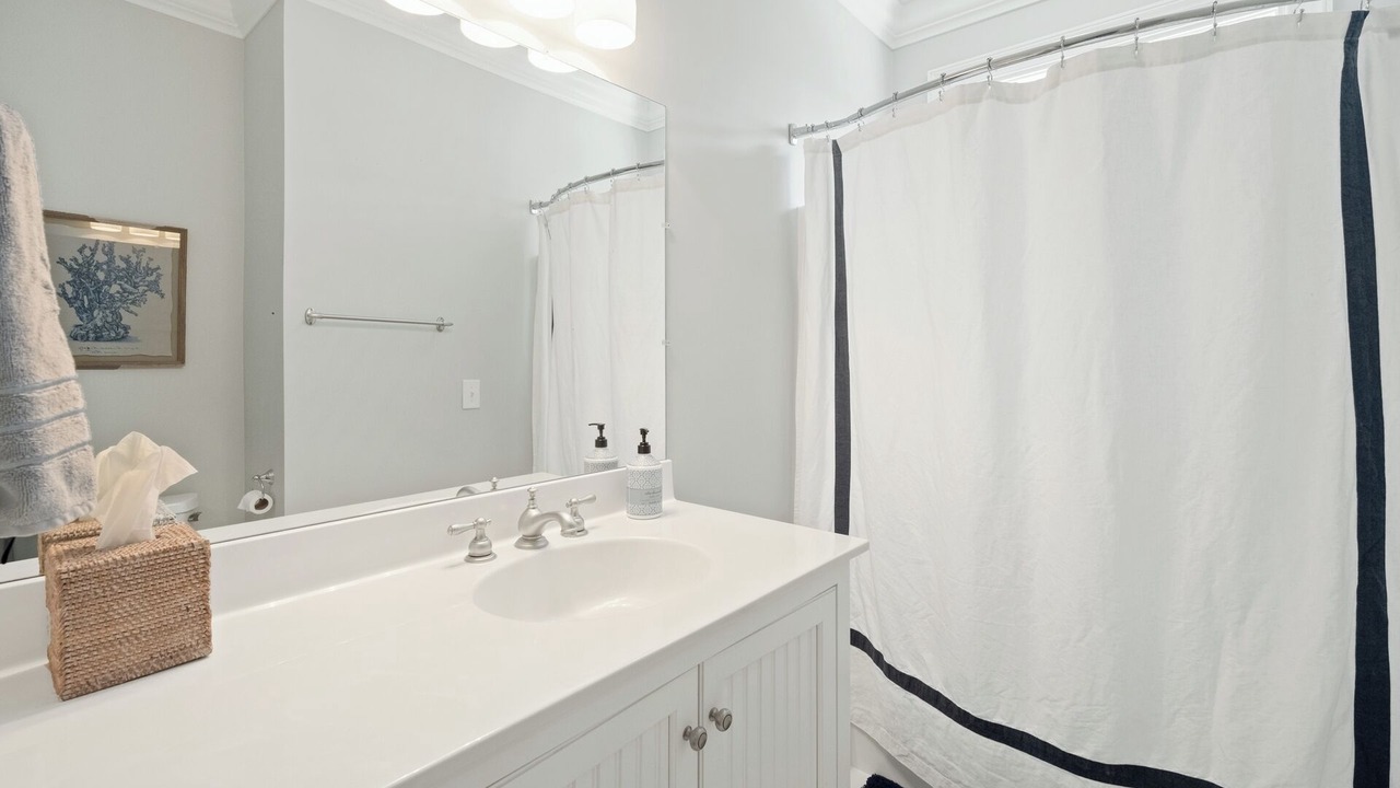 Photo of Bathroom in Debordieu Colony