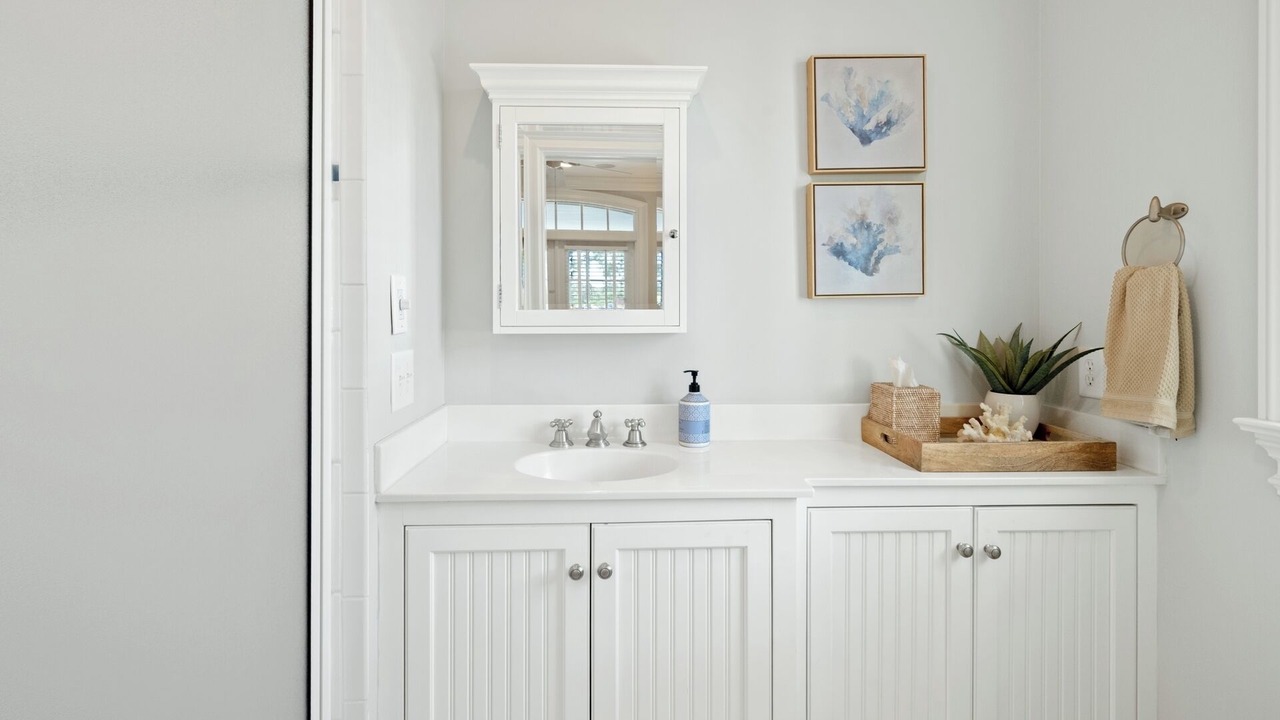 Photo of Bathroom in Debordieu Colony