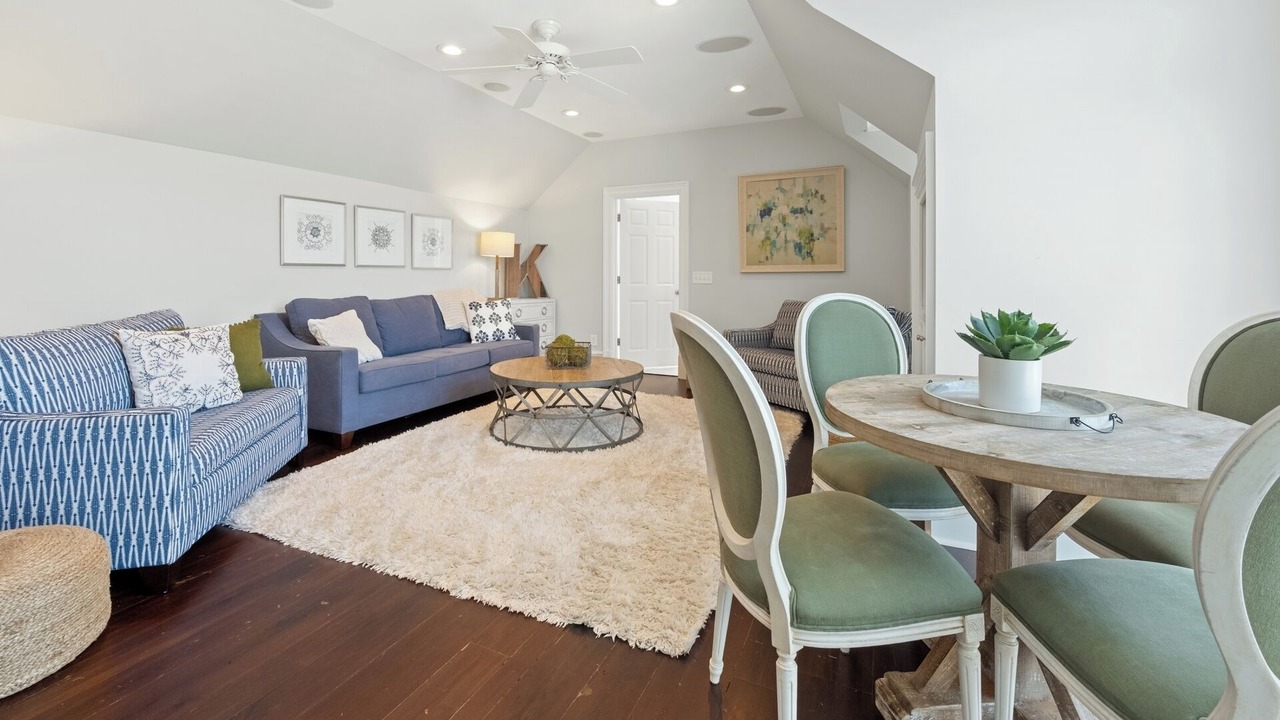 Photo of Livingroom in Debordieu Colony