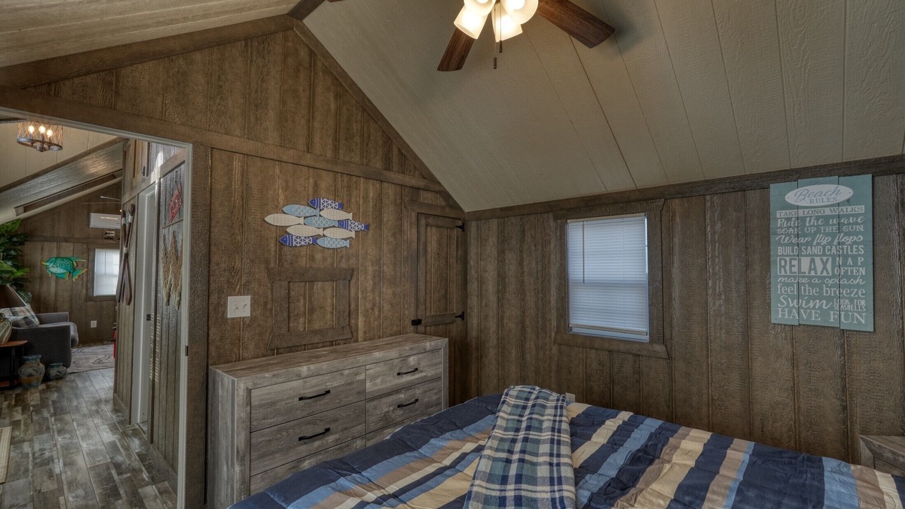 Photo of Bedroom in Senecaville
