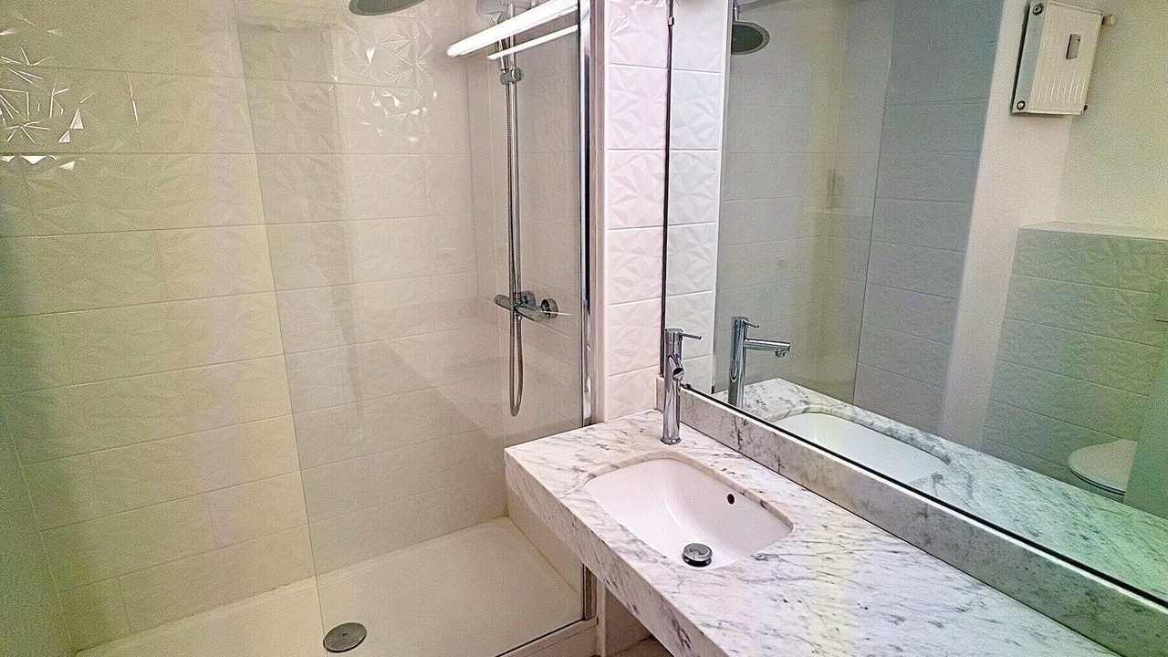 Photo of Bathroom in Ile Beaulieu