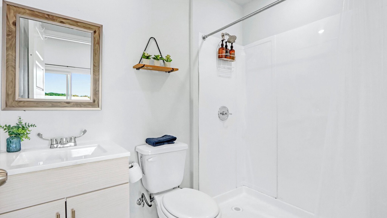Photo of Bathroom in Canyon Lake