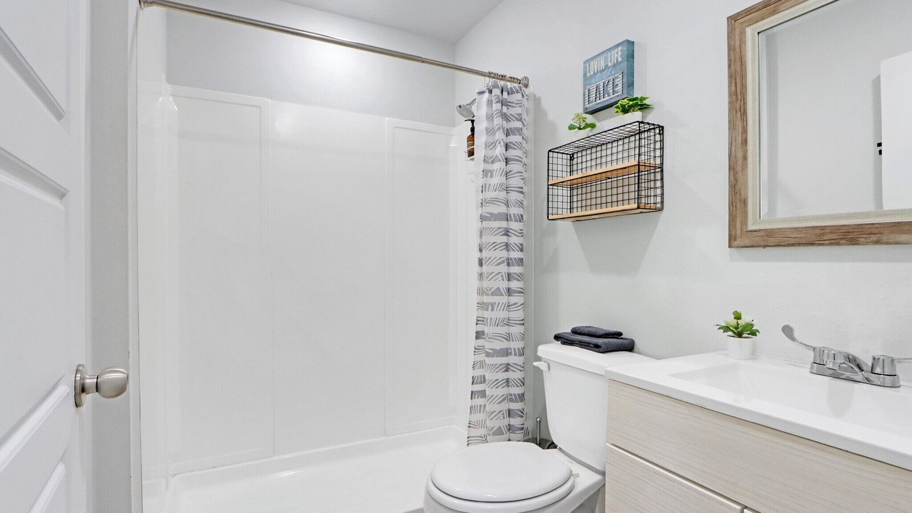 Photo of Bathroom in Canyon Lake