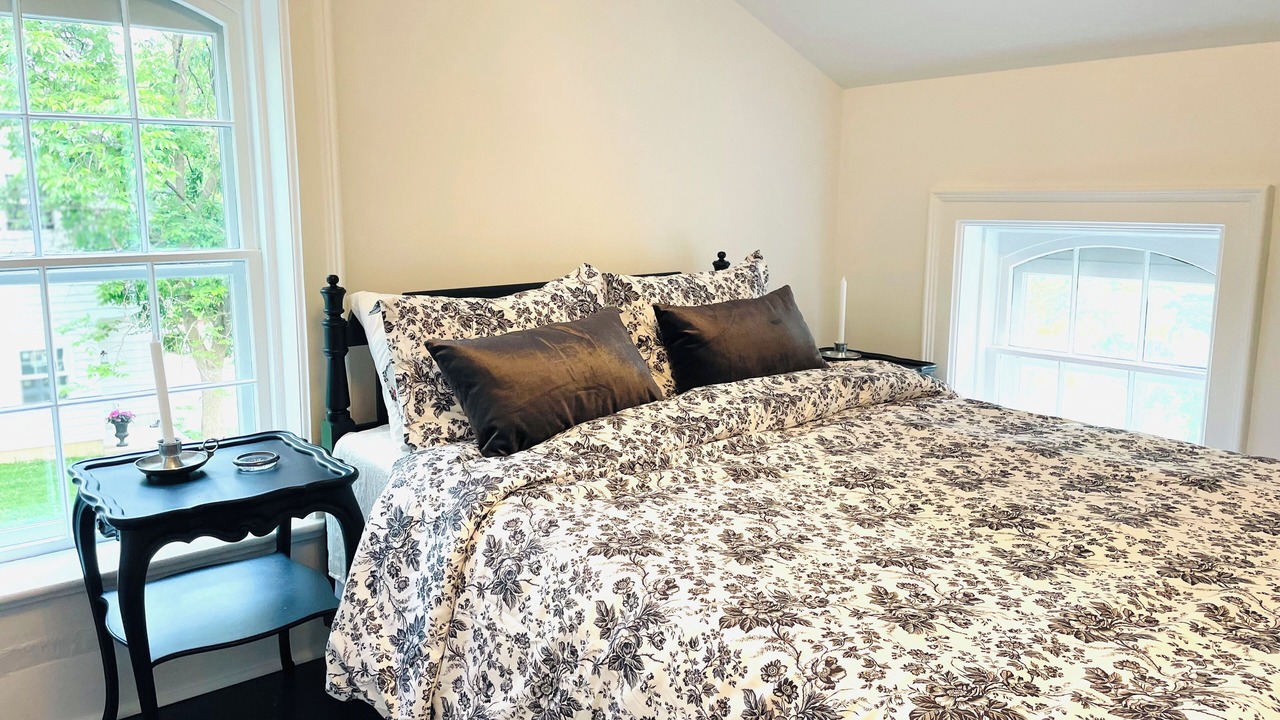Photo of Bedroom in Decorah