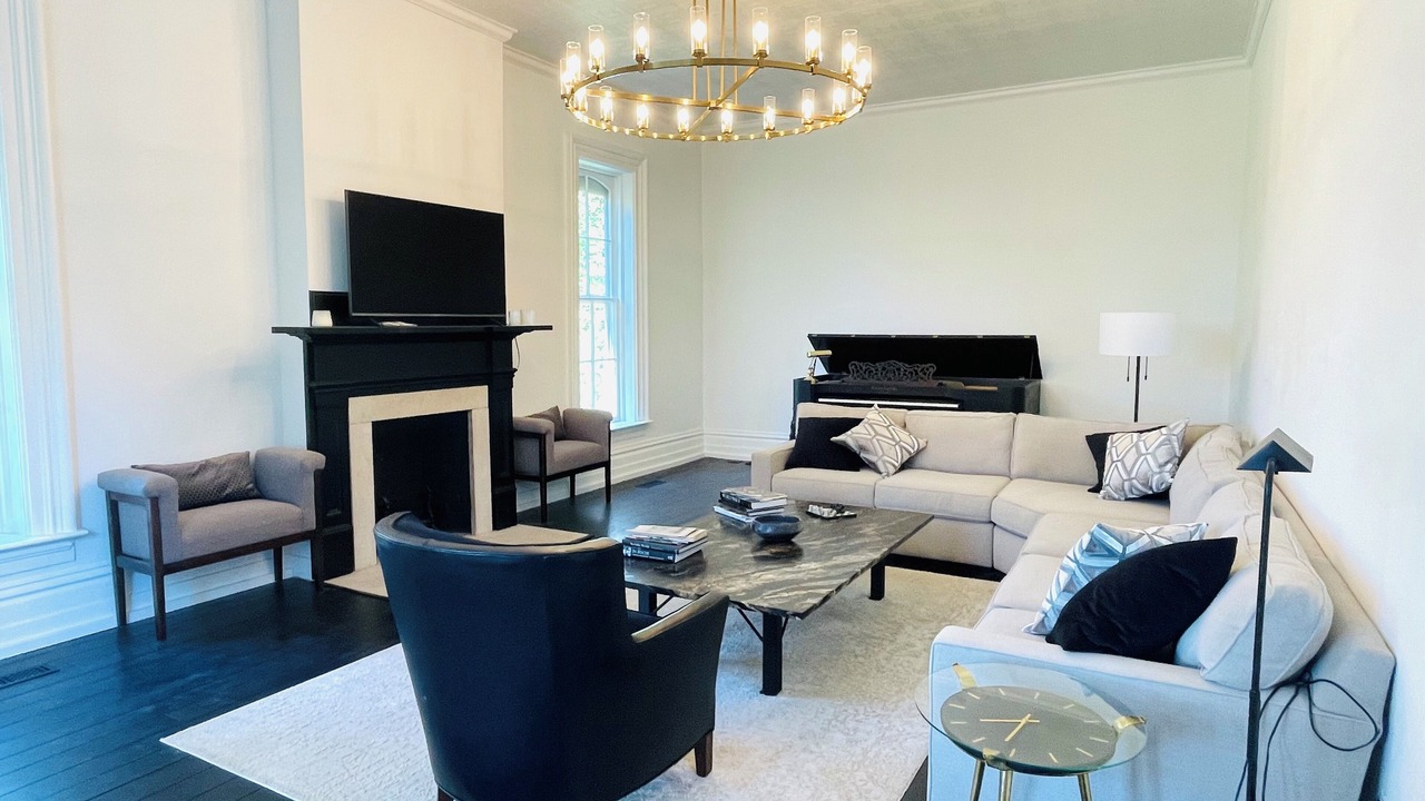Photo of Livingroom in Decorah