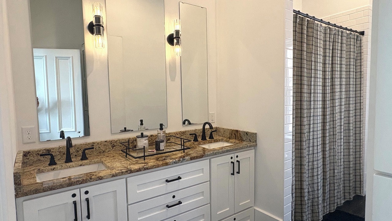 Photo of Bathroom in Decorah