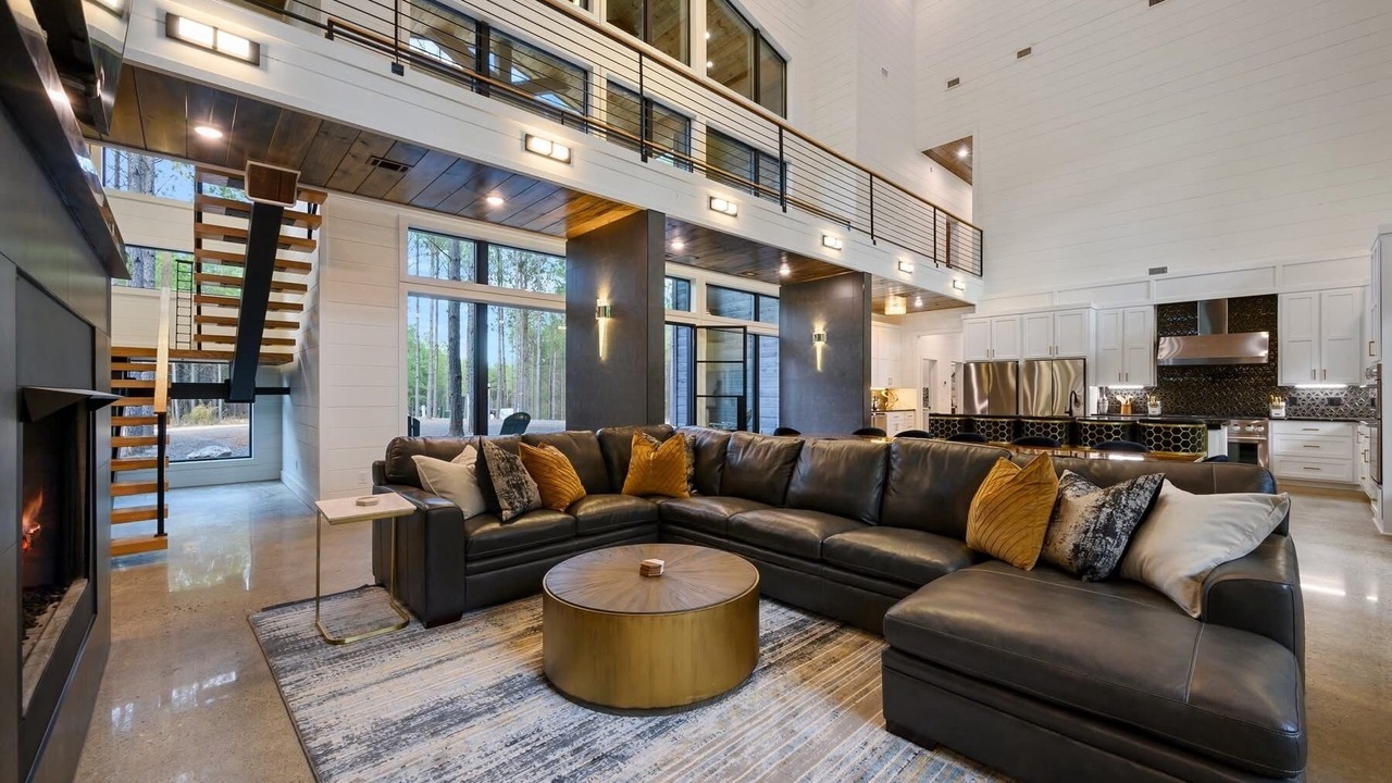 Photo of Livingroom in Hochatown