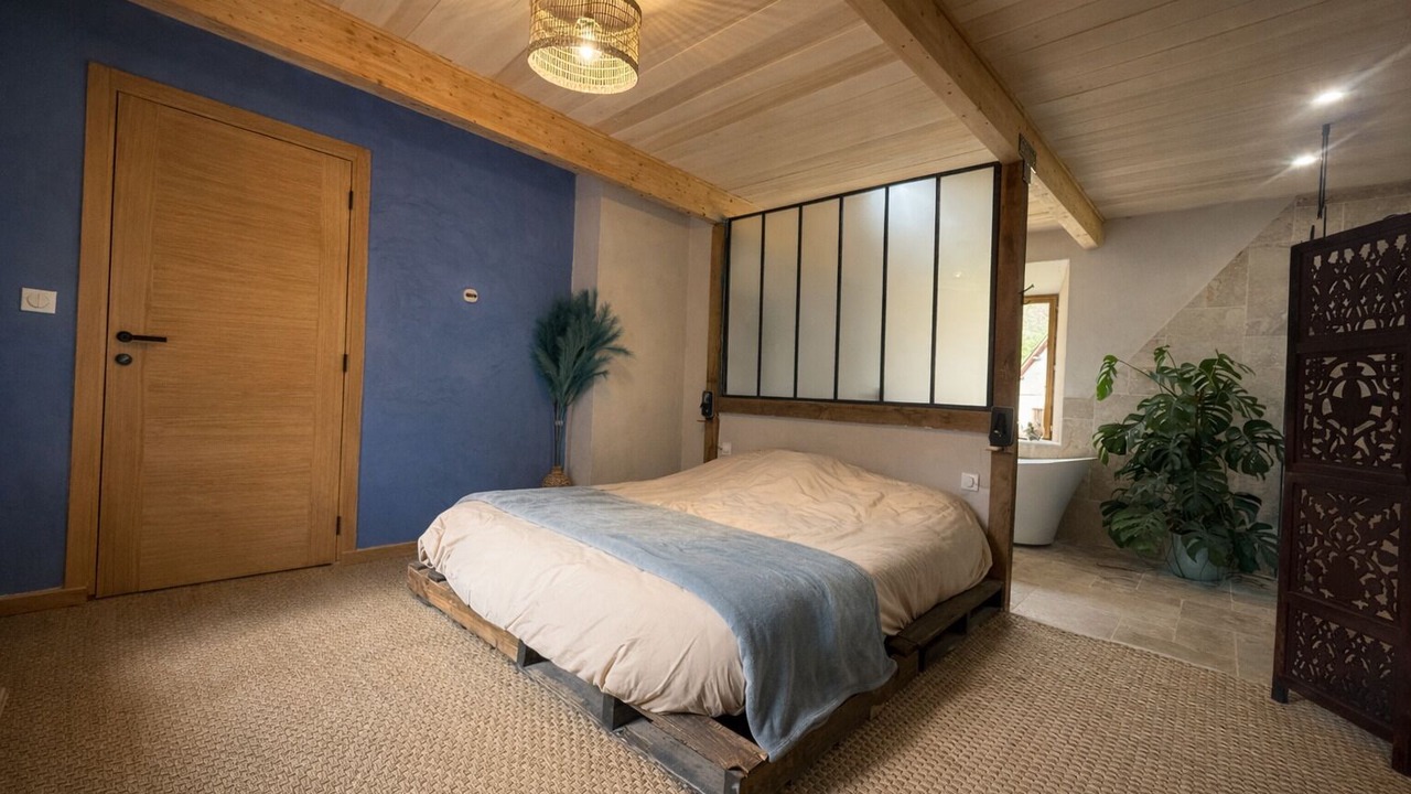 Photo of Bedroom in Estaing