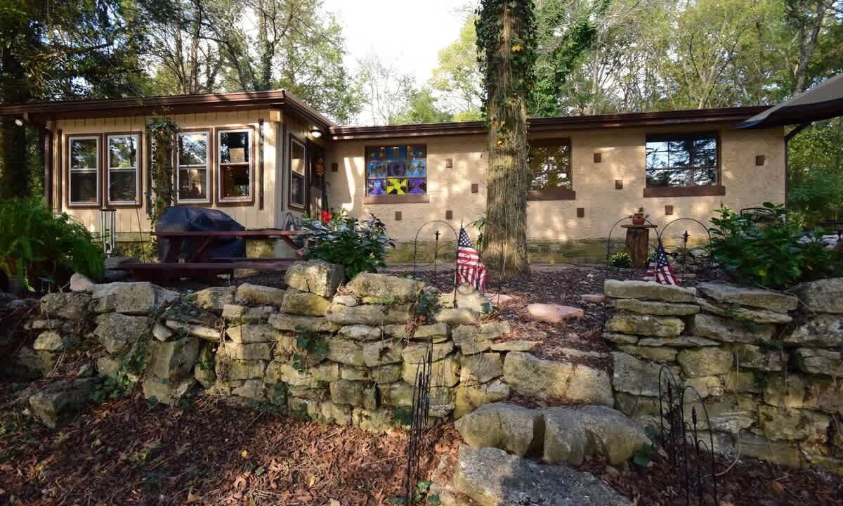 Photo of Outdoor in Green Hill