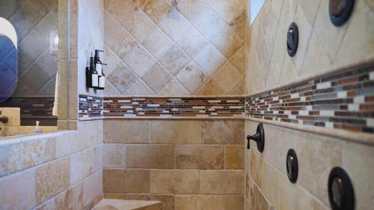 Photo of Bathroom in River Ridge