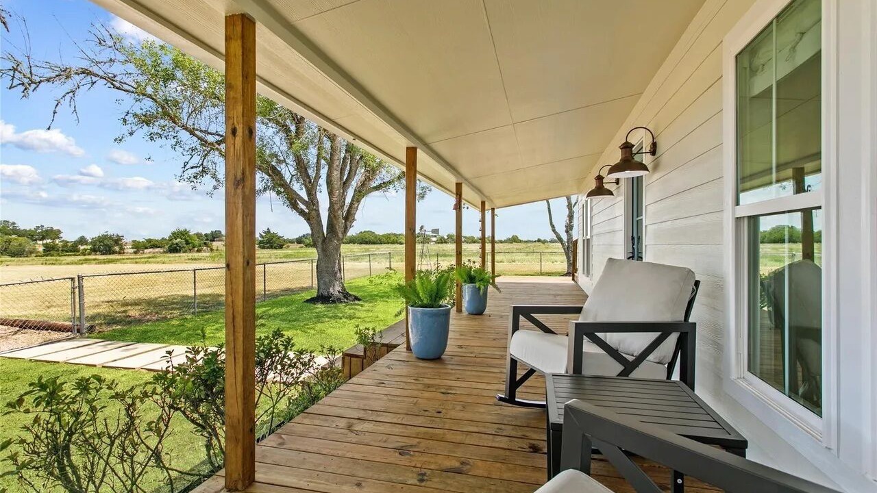 Photo of Patio Balcony in Warrenton