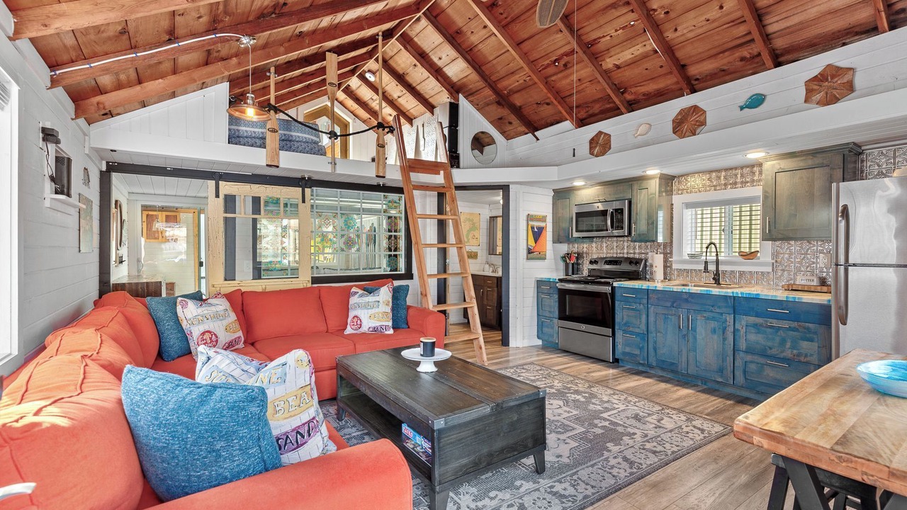 Photo of Livingroom in Bayview