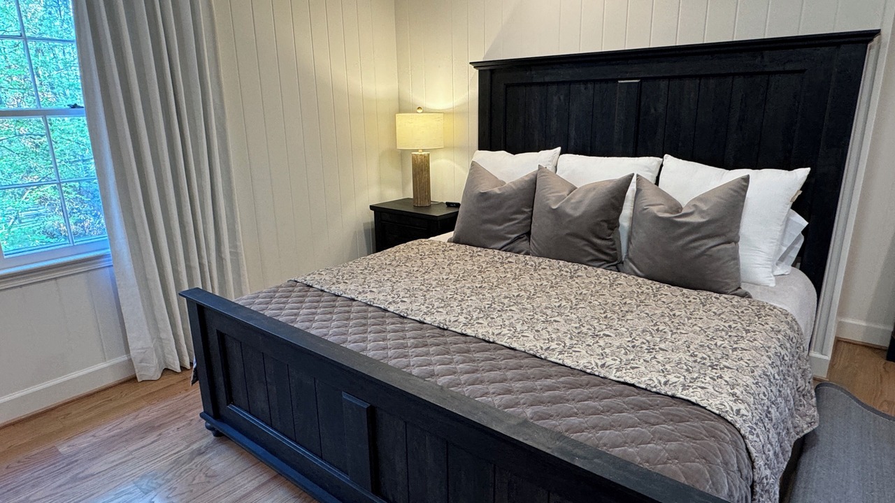 Photo of Bedroom in Tuscaloosa