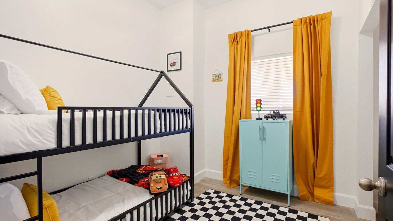 Photo of Bedroom in Cox Heights
