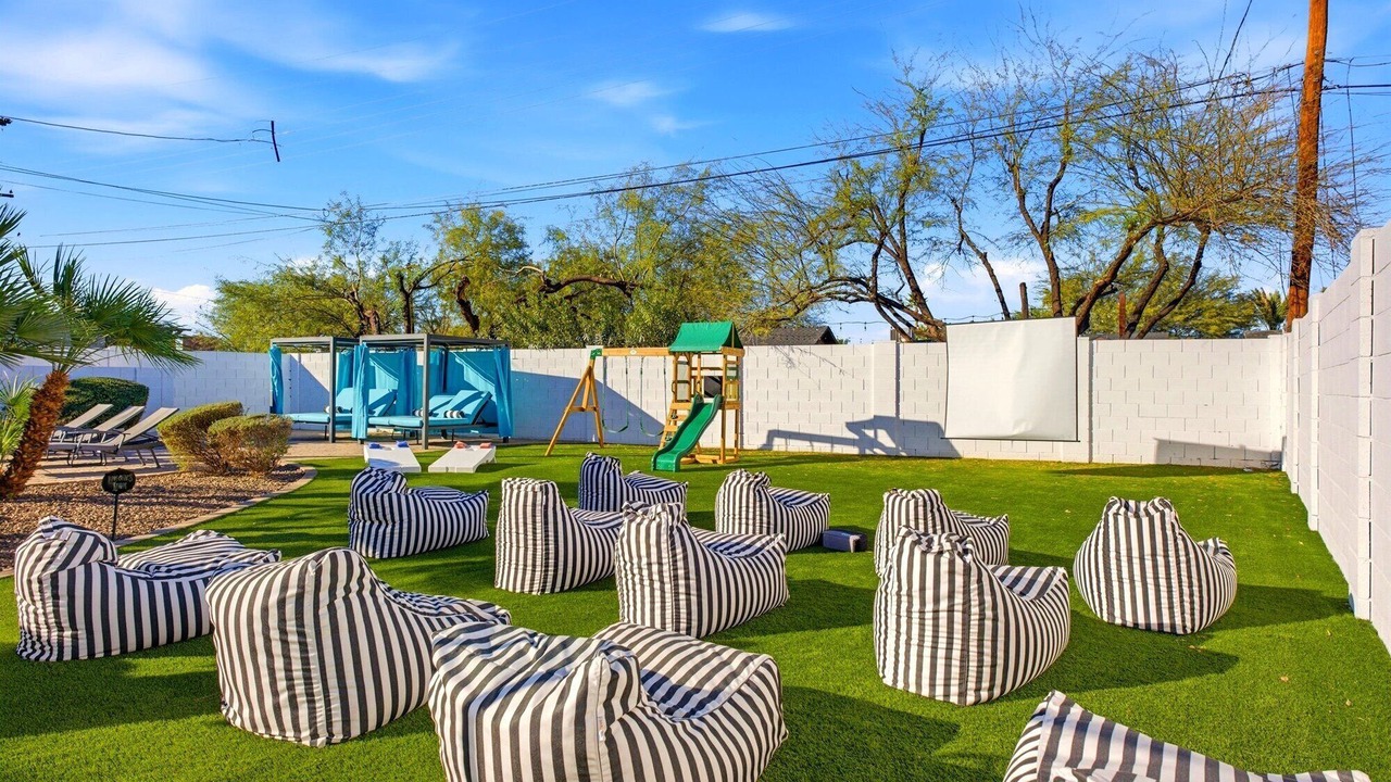 Photo of Outdoor in Cox Heights
