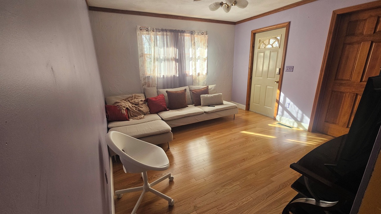 Photo of Livingroom in Dracut