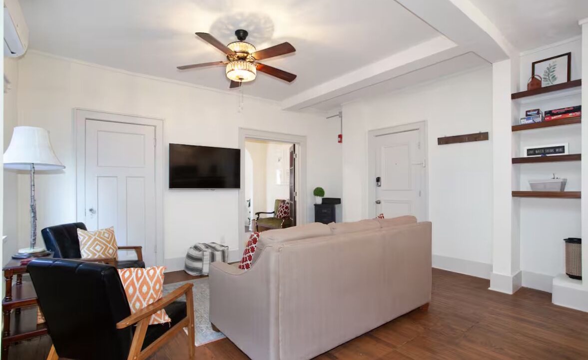 Photo of Livingroom in Downtown Knoxville