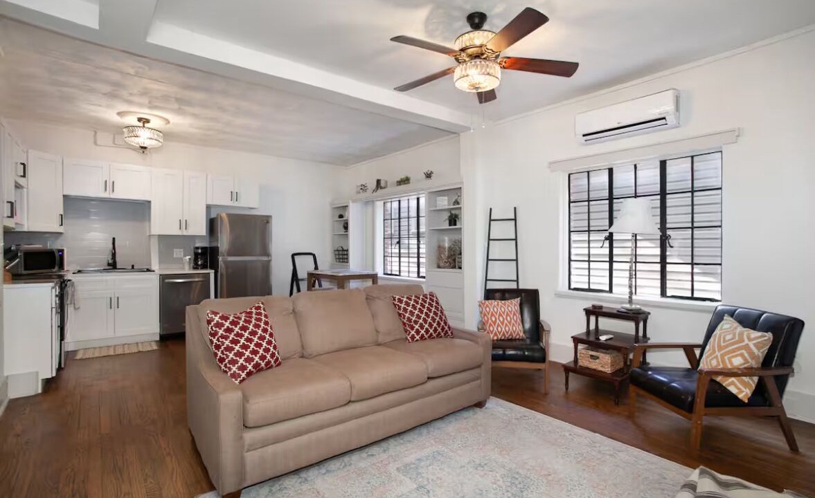 Photo of Livingroom in Downtown Knoxville