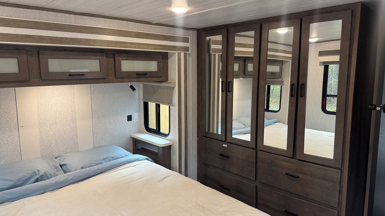 Photo of Bedroom in Brooksville