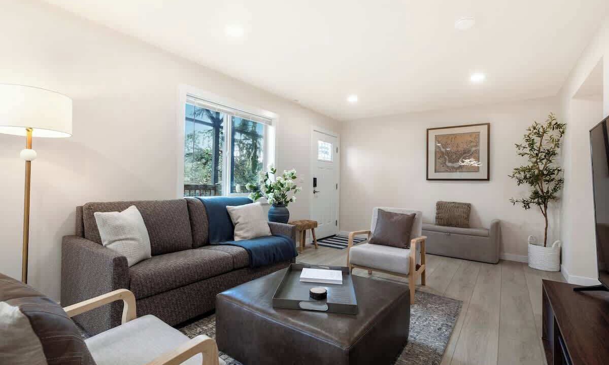 Photo of Livingroom in Cougar Mountain