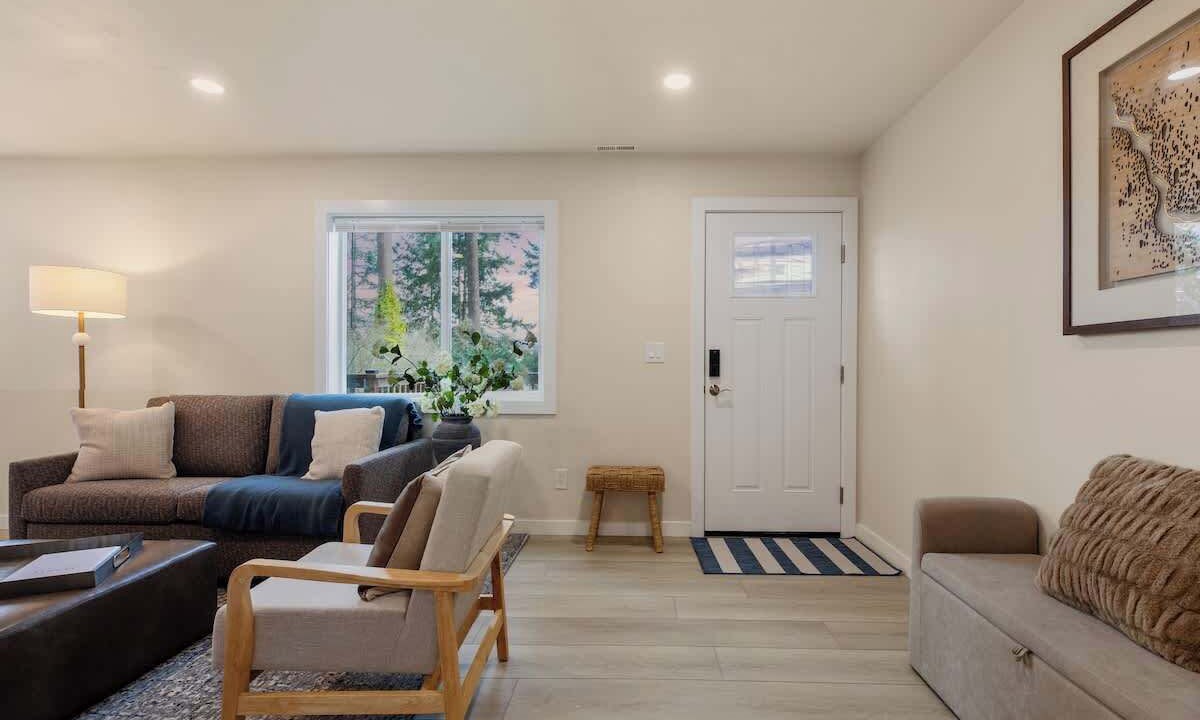 Photo of Livingroom in Cougar Mountain